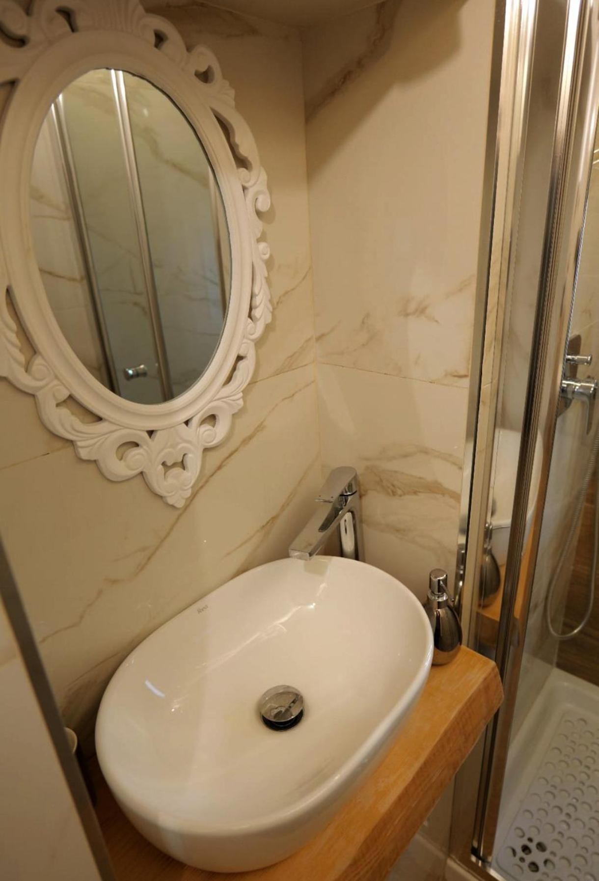 Casamira B&B Napoli Centrale Exteriör bild